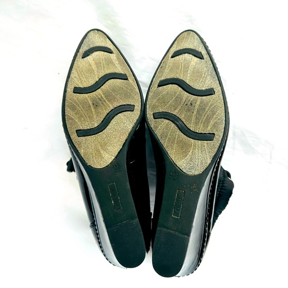 Fioni black thermal faux patent leather pointed toe wedge ankle booties size 9.5 - Picture 6 of 9